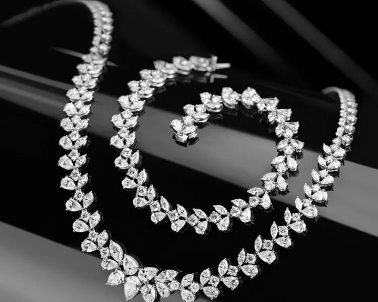 Outlet Apart Bransoletka z białego złota z diamentami - 18 cm - 8,15 ct - próba 750