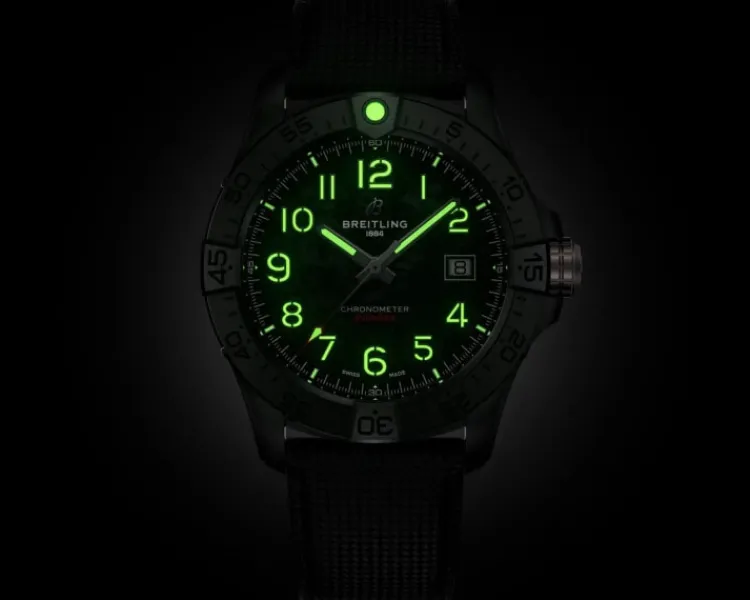 Breitling Avenger Automatic 42 Night Mission< Zegarki Męskie