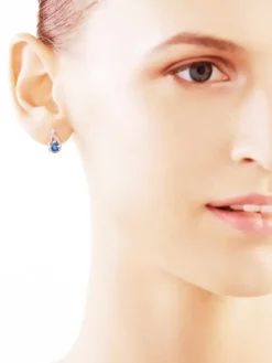 Online Apart Kolczyki z białego złota z diamentami i topazami London Blue - próba 375