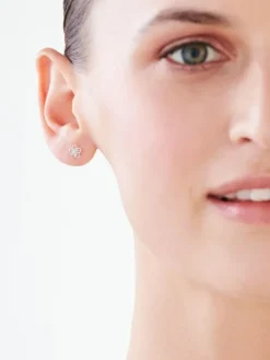 Apart Kolczyki z białego złota z diamentami - kwiaty - 0,01 ct - próba 585< Wszystkie