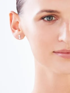 Discount Apart Kolczyki z białego złota z diamentami - koty - 0,008 ct - próba 375