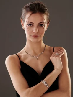 Apart Kolczyki z białego złota z diamentami - 0,008 ct - próba 375