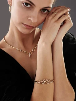 Sale Apart Kolczyki z żółtego złota z diamentami - 0,13 ct - próba 585