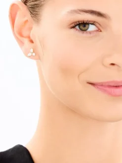 Apart Kolczyki z żółtego złota z diamentami - 0,07 ct - próba 375< Wszystkie