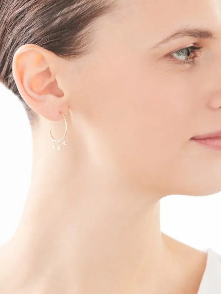 Clearance Apart Kolczyki z żółtego złota z diamentami - gwiazdy - 0,006 ct - próba 375