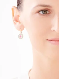 Clearance Apart Kolczyki z żółtego złota z diamentami i rubinami - rozety - próba 585