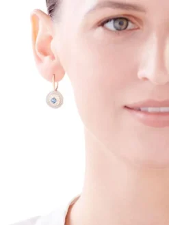 Apart Kolczyki z żółtego złota z diamentami  i topazami London Blue - rozeta - próba 585< Kolczyki Z Diamentami