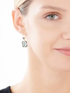 Outlet Apart Kolczyki z żółtego złota z diamentami, szafirami i topazami London Blue - próba 585