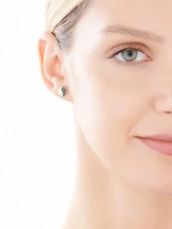 Apart Kolczyki z żółtego złota z diamentami - yin yang - 0,016 ct - próba 375< Wszystkie