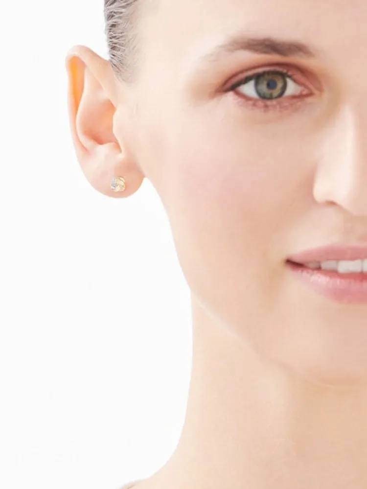 Outlet Apart Kolczyki z żółtego złota z diamentami - 0,005 ct - próba 375