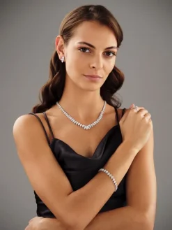 Sale Apart Naszyjnik z białego złota z diamentami - 43 cm - 17,20 ct - próba 750