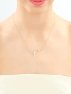Apart Naszyjnik z żółtego złota z diamentami - 0,03 ct - próba 375< Naszyjniki