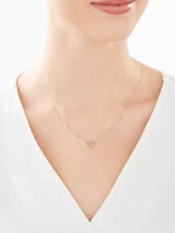 Apart Naszyjnik z żółtego złota z diamentami - liście - 0,05 ct - próba 585< Naszyjniki