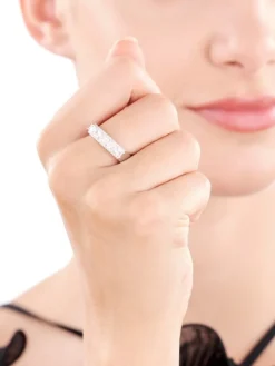 Clearance Apart Pierścionek srebrny z cyrkoniami