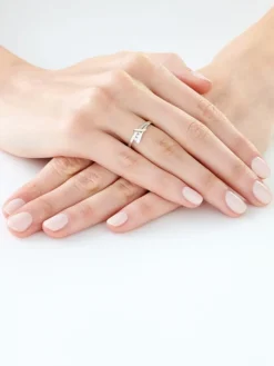 Apart Pierścionek z białego i żółtego złota z brylantami - 0,05 ct - próba 585< Pierścionki
