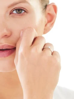 Apart Pierścionek z białego złota z brylantem - 0,14 ct - próba 585< Pierścionki