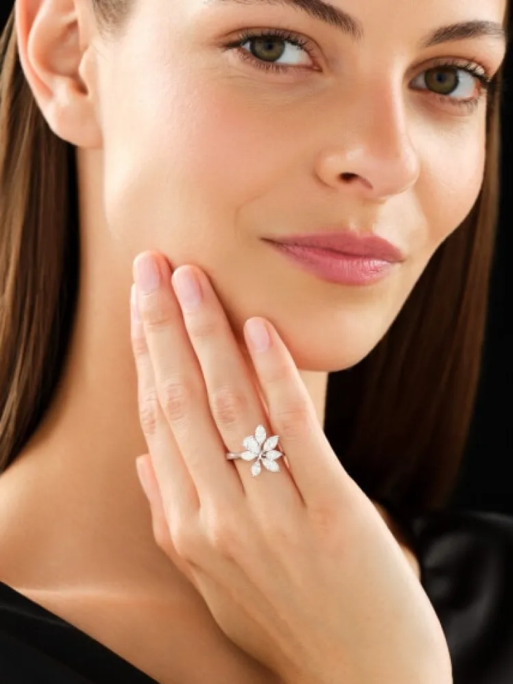 Apart Pierścionek z białego złota z diamentami - kwiat - 1,93 ct - próba 750< Wszystkie