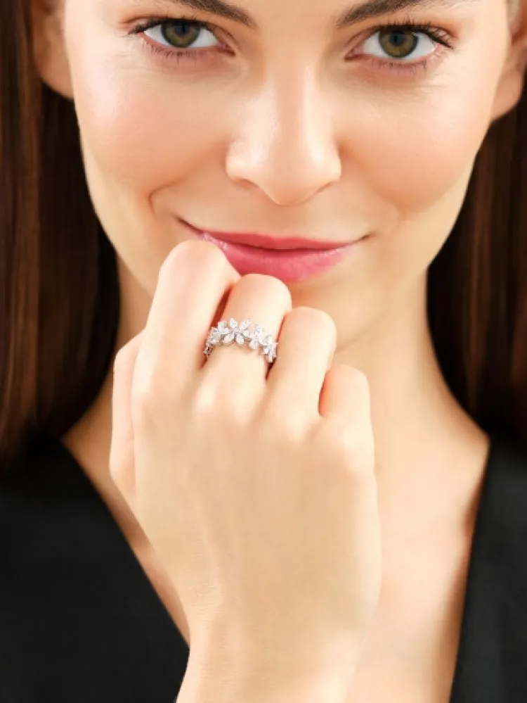 Apart Pierścionek z białego złota z diamentami - kwiaty - 1,35 ct - próba 750< Wszystkie