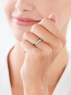 Apart Pierścionek z białego złota z diamentami - 0,09 ct - próba 585< Pierścionki