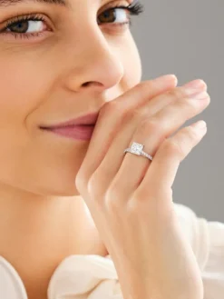 Apart Pierścionek z białego złota z diamentami laboratoryjnymi - 1,75 ct - próba 750< Pierścionki