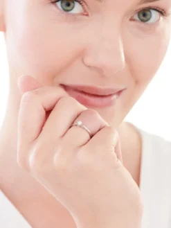 Hot Apart Pierścionek z białego złota z brylantem - 0,08 ct - próba 585