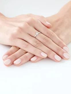 Apart Pierścionek z białego złota z diamentami - 0,07 ct - próba 375< Pierścionki