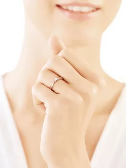 Apart Pierścionek z białego złota z brylantem - 0,06 ct - próba 585< Pierścionki