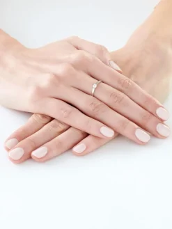 Discount Apart Pierścionek z białego złota z brylantem - 0,12 ct - próba 585