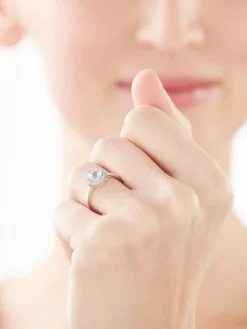 Apart Pierścionek z białego złota z diamentami i akwamarynem - próba 585< Pierścionki