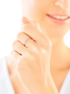 Clearance Apart Pierścionek z białego złota z diamentami - 0,03 ct - próba 375