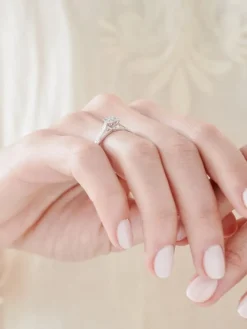 Apart Pierścionek z białego złota z brylantami - 0,19 ct - próba 585< Pierścionki