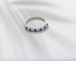 Apart Pierścionek z białego złota z diamentami i szafirami - próba 375< Pierścionki