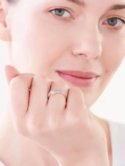 Online Apart Pierścionek z białego złota z brylantem - 0,18 ct - próba 750