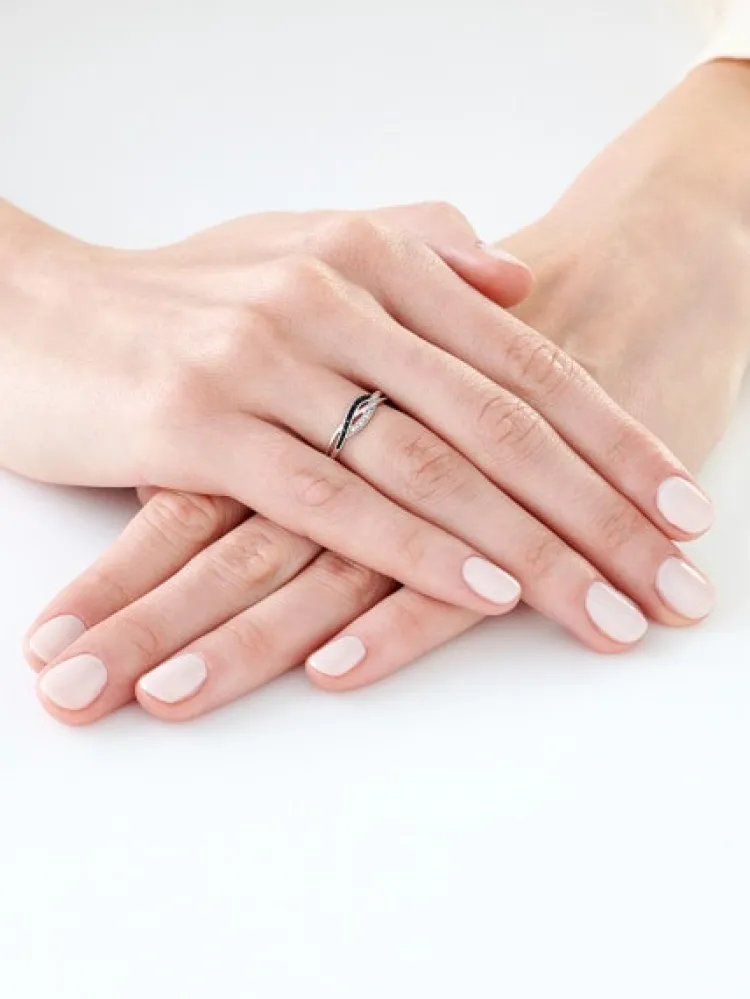 Apart Pierścionek z białego złota z diamentami - 0,02 ct - próba 585< Pierścionki
