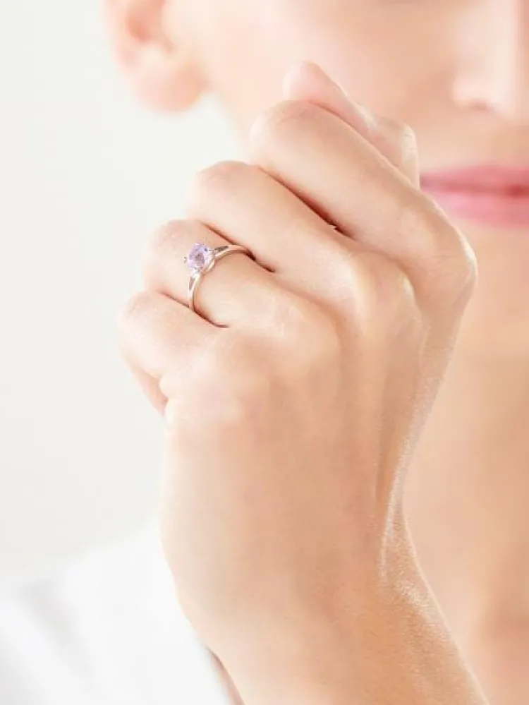 Apart Pierścionek z białego złota z diamentami i ametystem - próba 375< Pierścionki