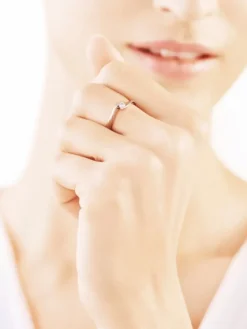 Best Apart Pierścionek z białego złota z brylantem - 0,10 ct - próba 585