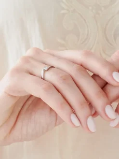 Best Apart Pierścionek z białego złota z brylantem - 0,10 ct - próba 585