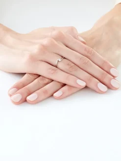 Best Apart Pierścionek z białego złota z brylantem - 0,10 ct - próba 585