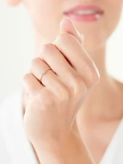 Online Apart Pierścionek z różowego złota z diamentami - 0,04 ct - próba 375