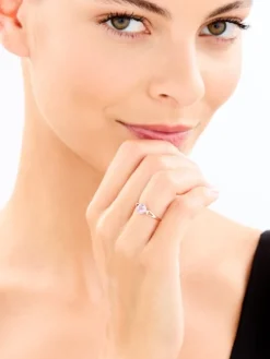 Apart Pierścionek z różowego złota z diamentami i ametystem - próba 375< Pierścionki