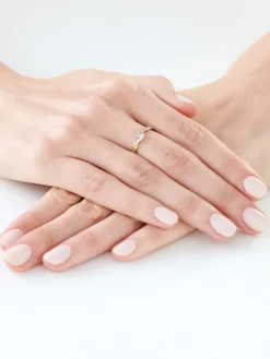 Sale Apart Pierścionek z żółtego i białego złota z brylantem - 0,02 ct - próba 375