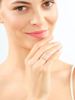 Best Apart Pierścionek z żółtego i białego złota z brylantem - 0,03 ct - próba 375
