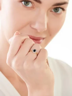 Discount Apart Pierścionek z żółtego i białego złota z diamentami i szafirem - próba 585