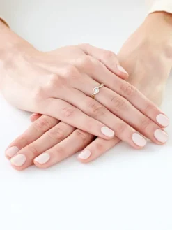 Apart Pierścionek z żółtego i białego złota z brylantem - 0,02 ct - próba 585< Pierścionki