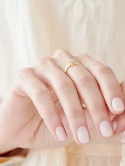 Clearance Apart Pierścionek z żółtego i białego złota z brylantem - serce - 0,02 ct - próba 375