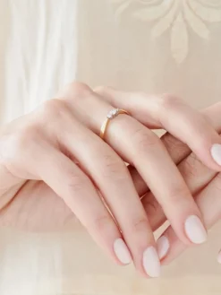 Apart Pierścionek z żółtego i białego złota z brylantami - 0,14 ct - próba 585< Pierścionki