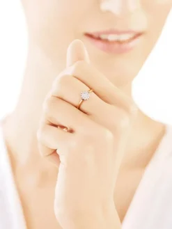 Discount Apart Pierścionek z żółtego i białego złota z brylantami - 0,15 ct - próba 585