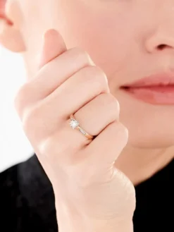 Hot Apart Pierścionek z żółtego i białego złota z brylantami - serce - 0,14 ct - próba 585