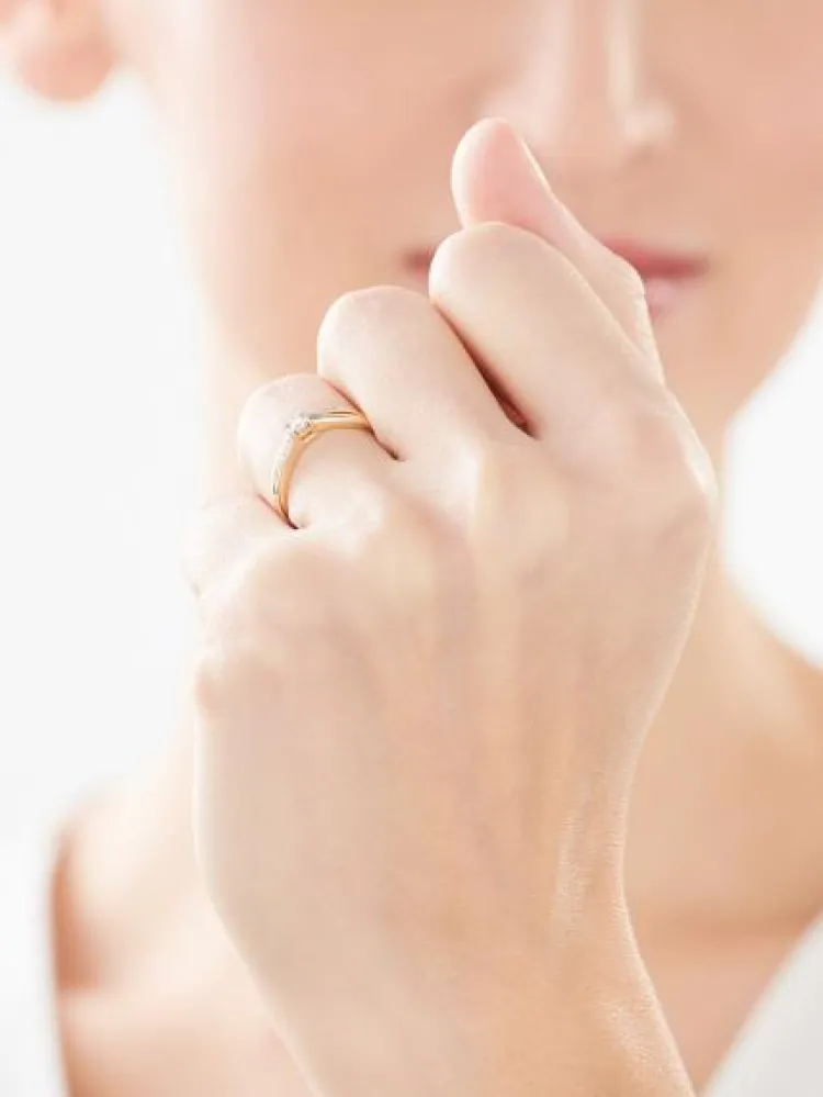 Clearance Apart Pierścionek z żółtego i białego złota z diamentami - 0,08 ct - próba 585