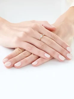 Discount Apart Pierścionek z żółtego złota z diamentami - 0,08 ct - próba 585